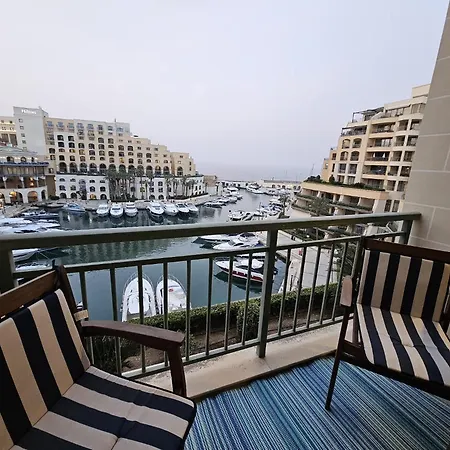 Luxury Near Hilton Apartament